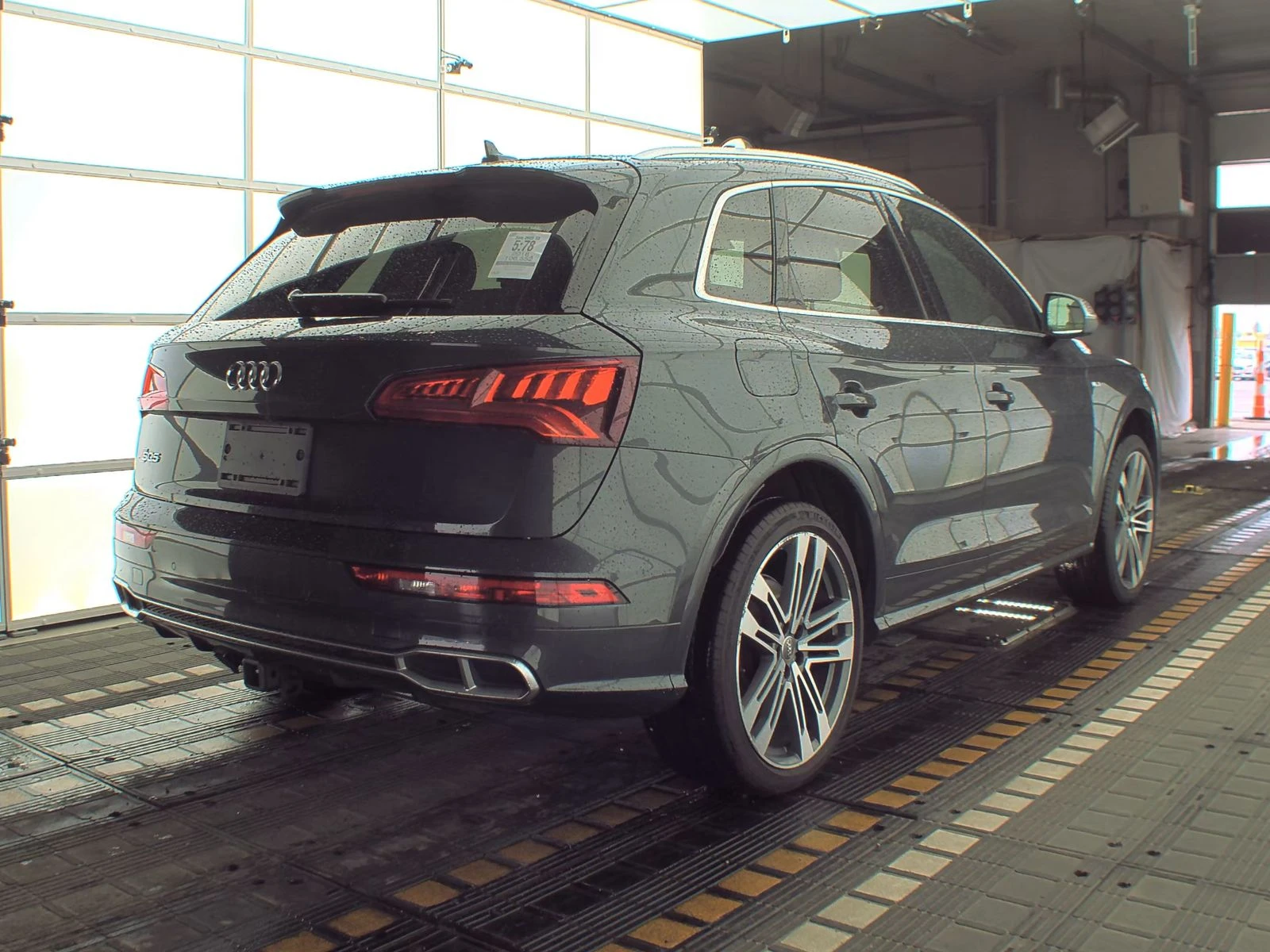 Audi SQ5 MATRIX* BANG&OLUFSEN* DIGITAL* PANO* KEYLESS* ЛИЗИ - изображение 6