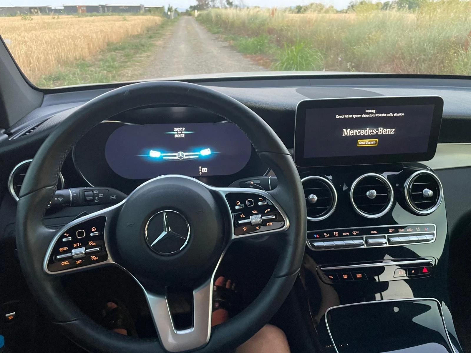 Mercedes-Benz GLC 300 AMG Package | Mobile.bg — изображение 11