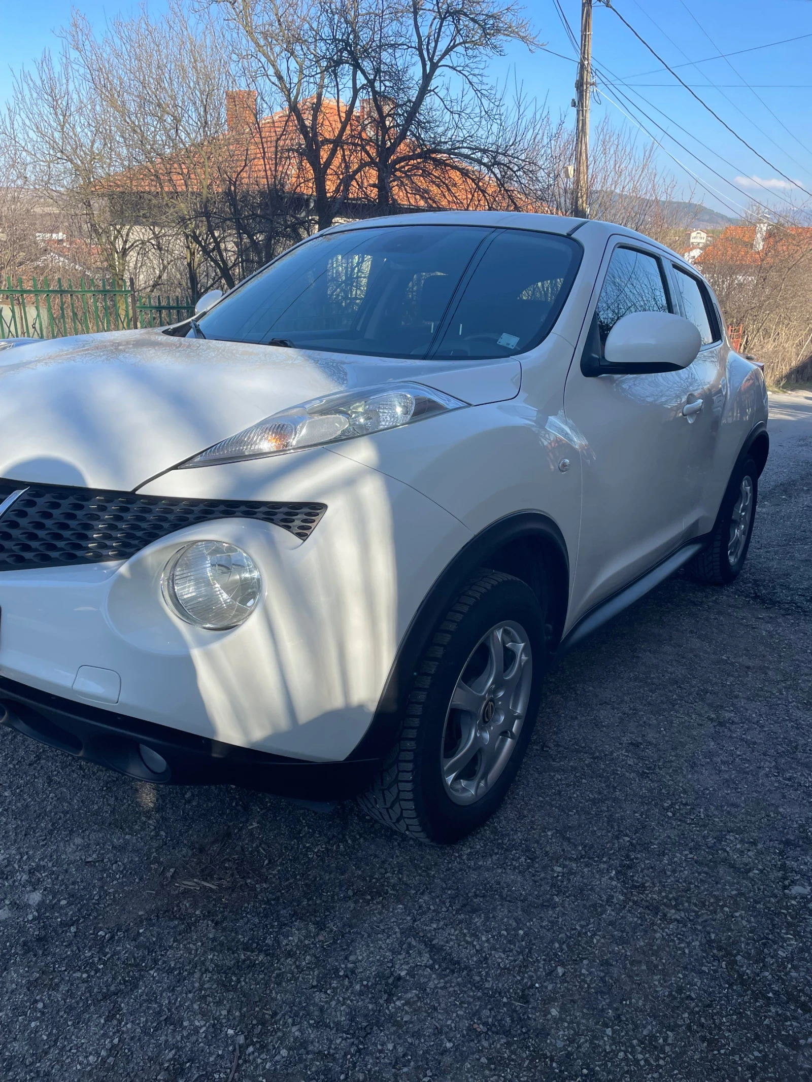 Nissan Juke 1.6i 16V, снимка 3 - Автомобили и джипове - 53933808