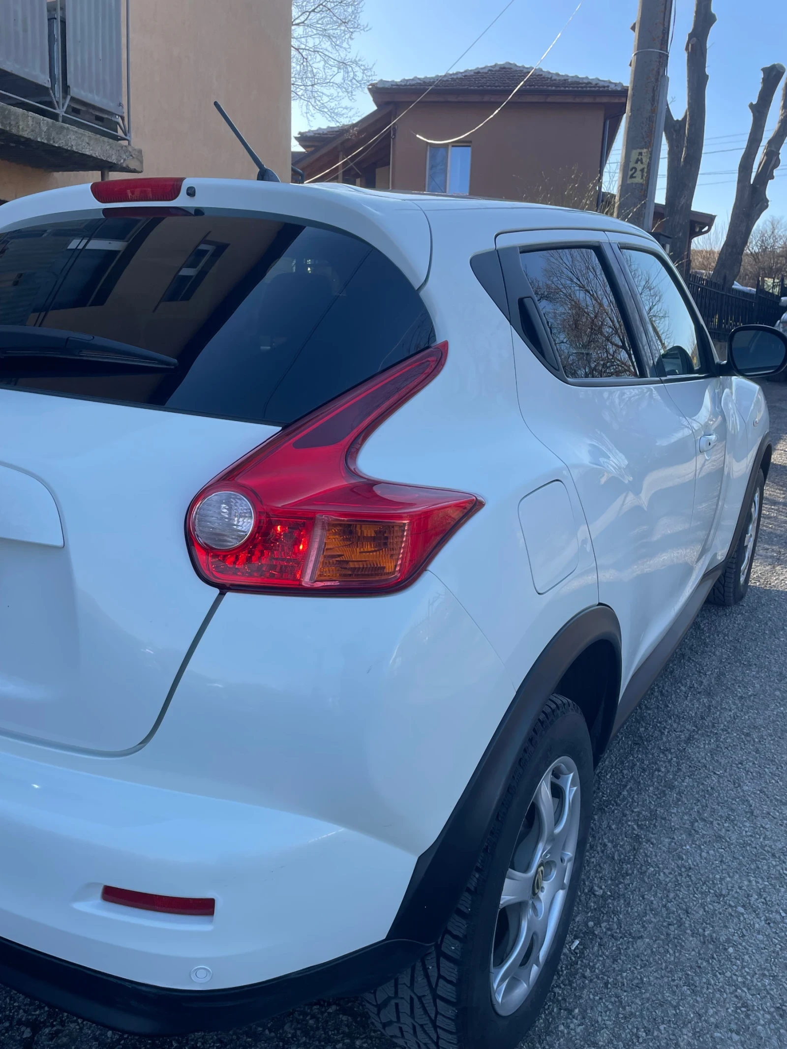 Nissan Juke 1.6i 16V, снимка 4 - Автомобили и джипове - 53933808