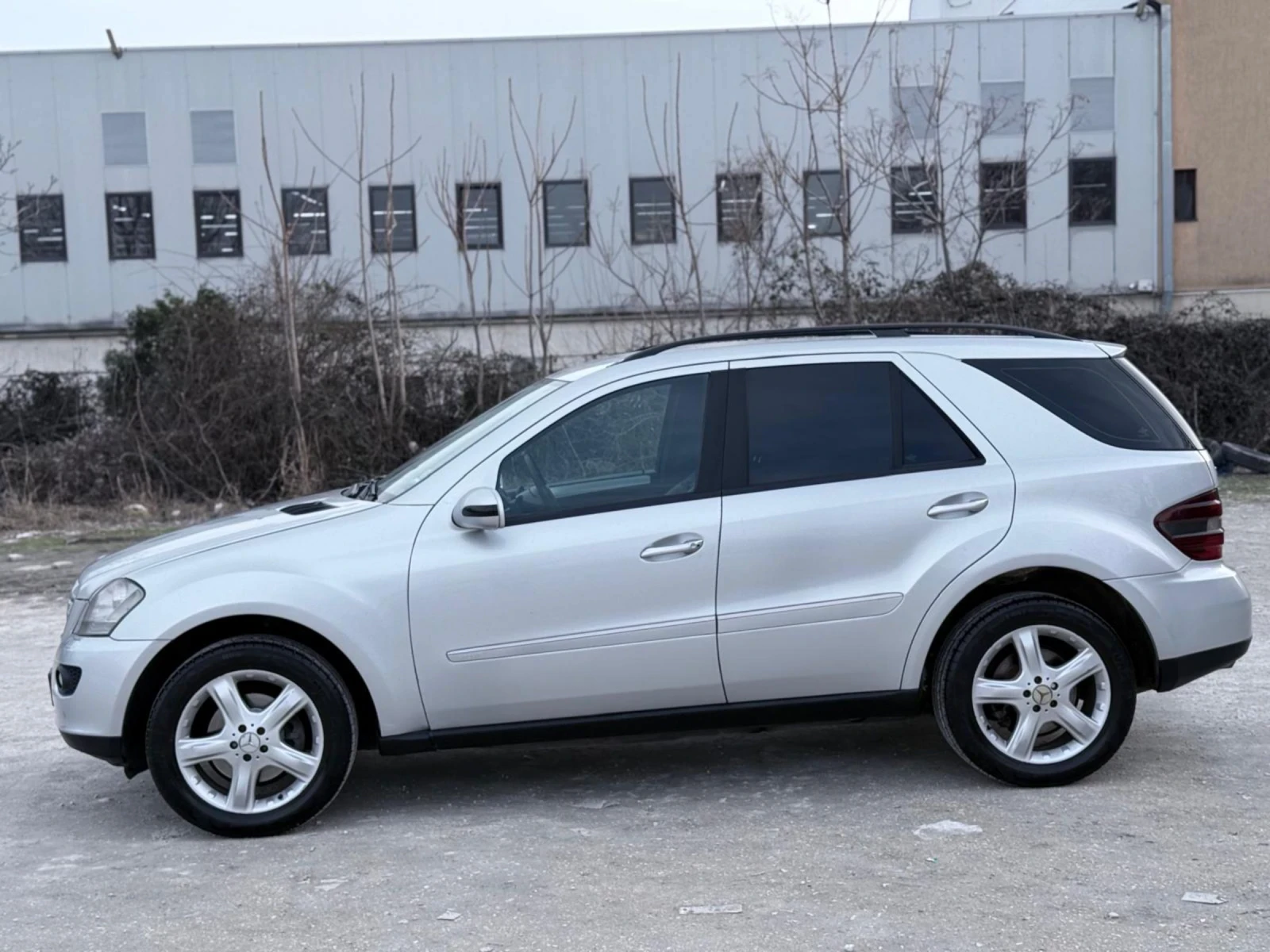 Mercedes-Benz ML 320 CDI-4MATIC-SPORT-НАПЪЛНО ОБСЛУЖЕН-ВСИЧКО ПЛАТЕНО! , снимка 10 - Автомобили и джипове - 53578948