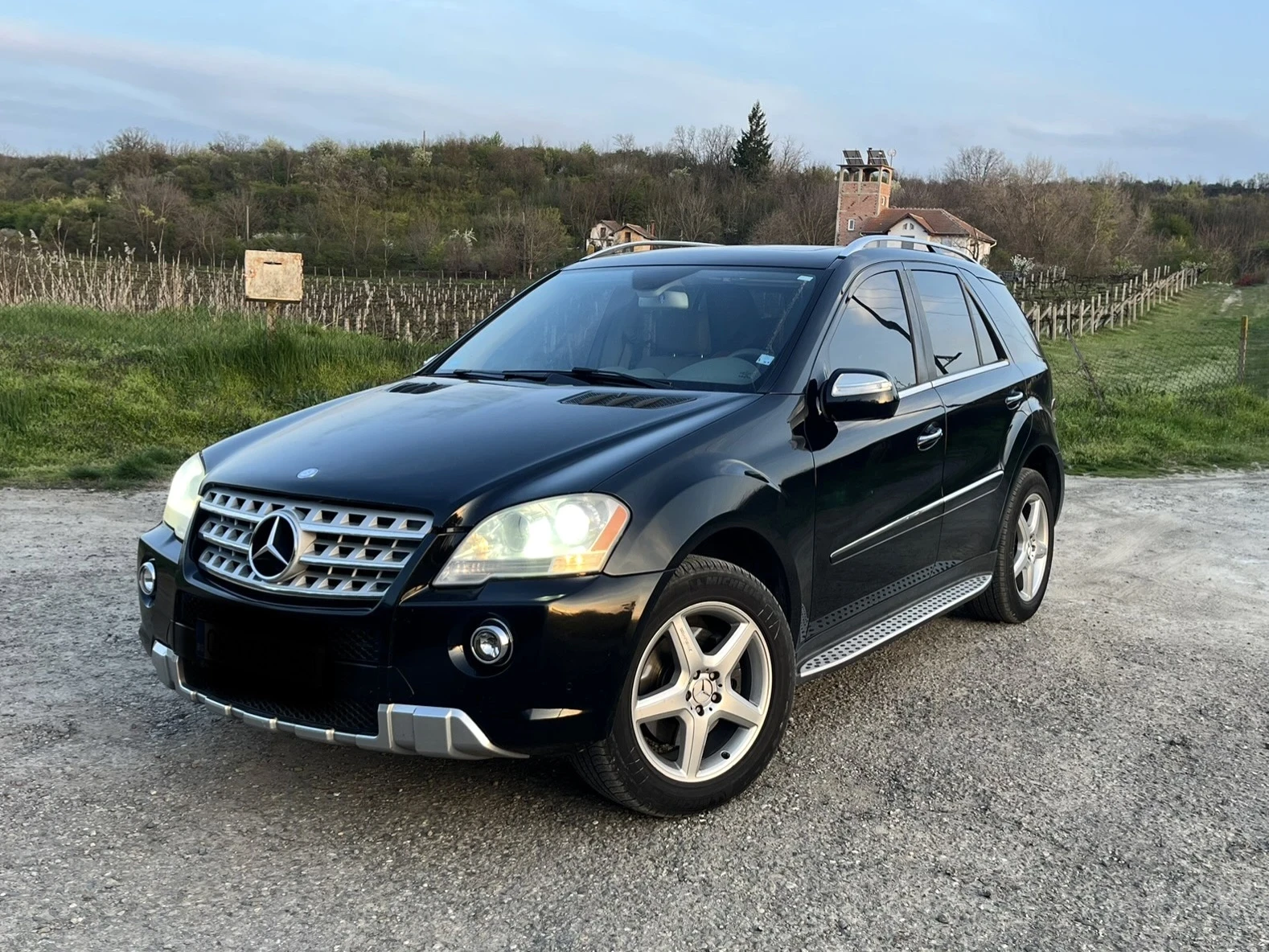 Mercedes-Benz ML 500 Mercedes ML 550 5.5 V8 388к.с AMG | ТОП състояние , снимка 2 - Автомобили и джипове - 54175030