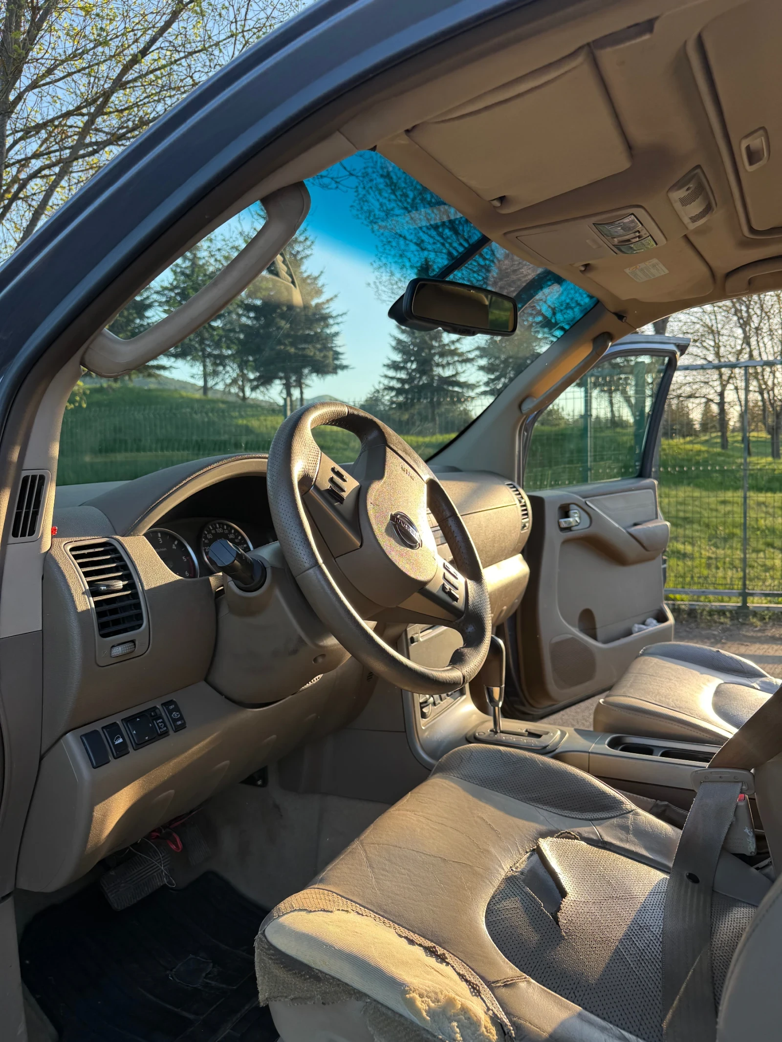 Nissan Pathfinder, снимка 9 - Автомобили и джипове - 54340558