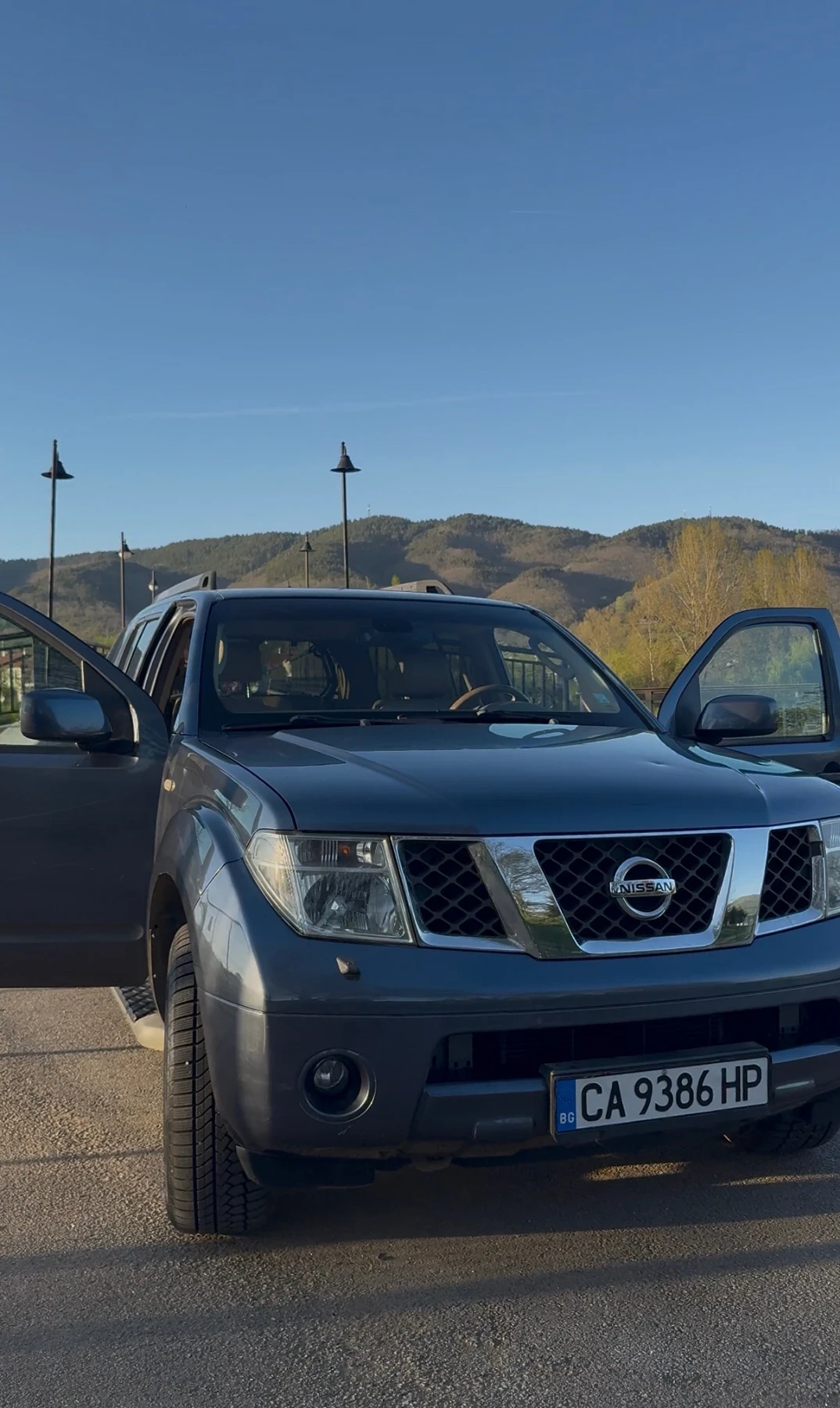 Nissan Pathfinder, снимка 3 - Автомобили и джипове - 54340558