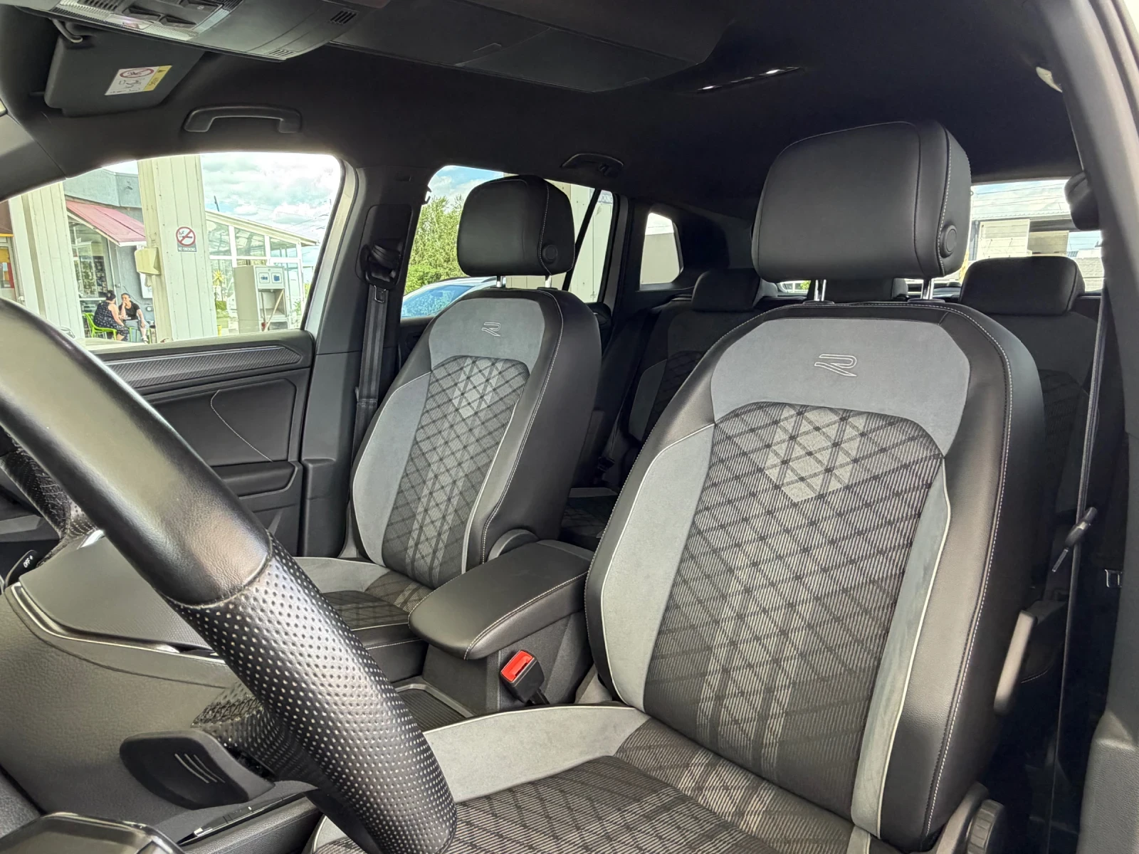 VW Tiguan 2.0TDI-200к.с.-R-LINE-4 MOTION-HEAD UP, снимка 15 - Автомобили и джипове - 55280455