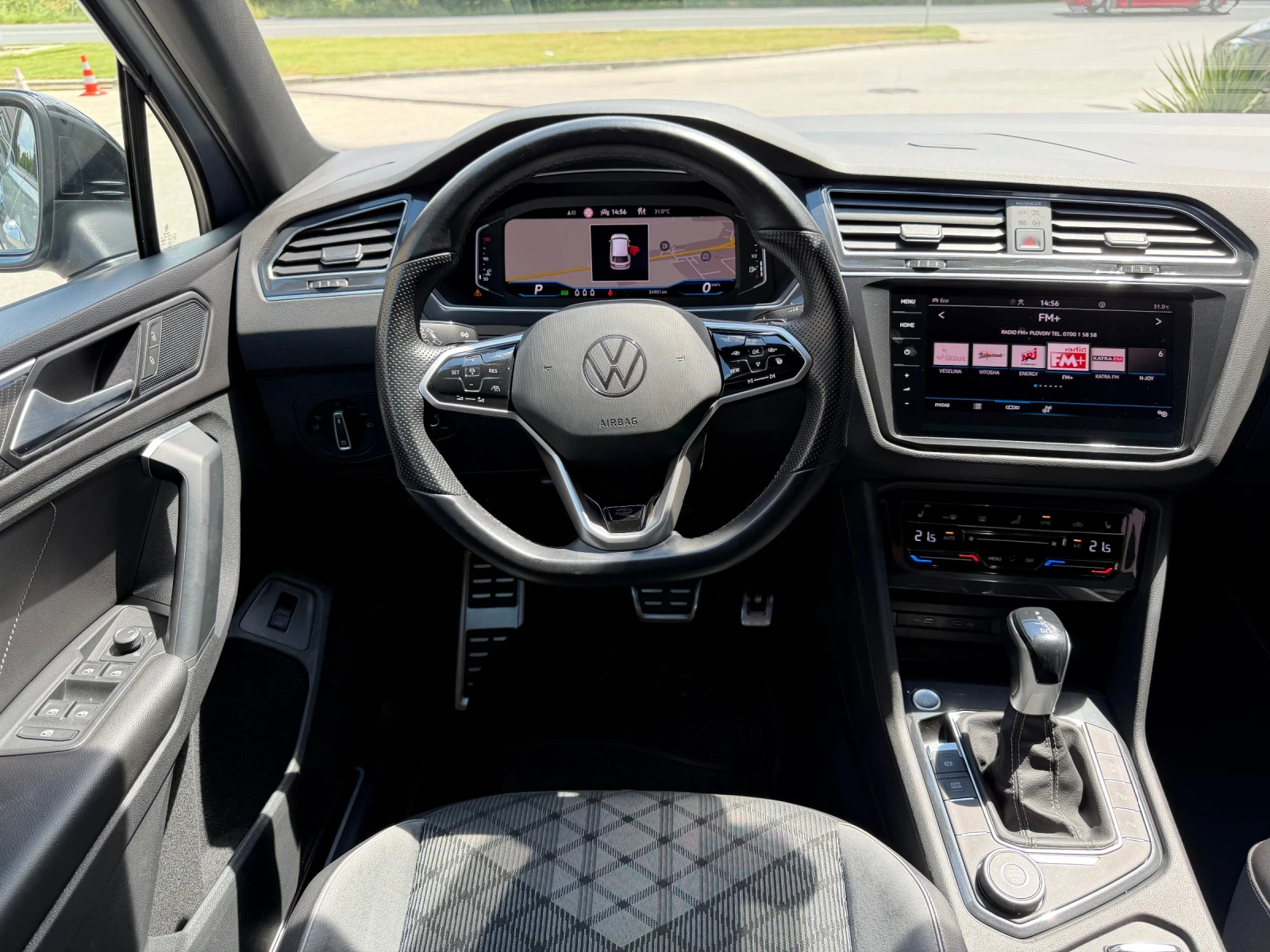 VW Tiguan 2.0TDI-200к.с.-R-LINE-4 MOTION-HEAD UP, снимка 13 - Автомобили и джипове - 55280455