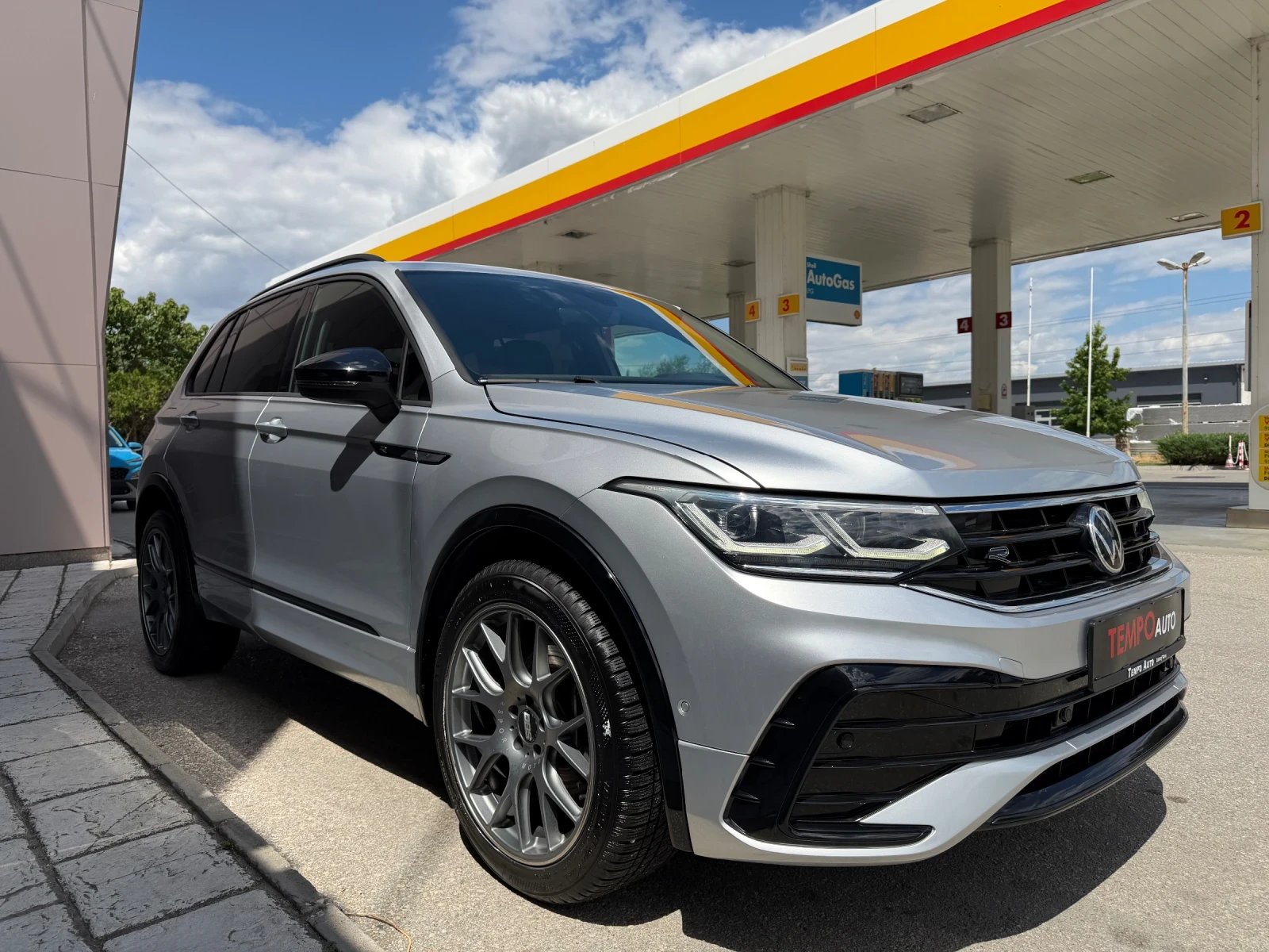 VW Tiguan 2.0TDI-200к.с.-R-LINE-4 MOTION-HEAD UP, снимка 7 - Автомобили и джипове - 55280455