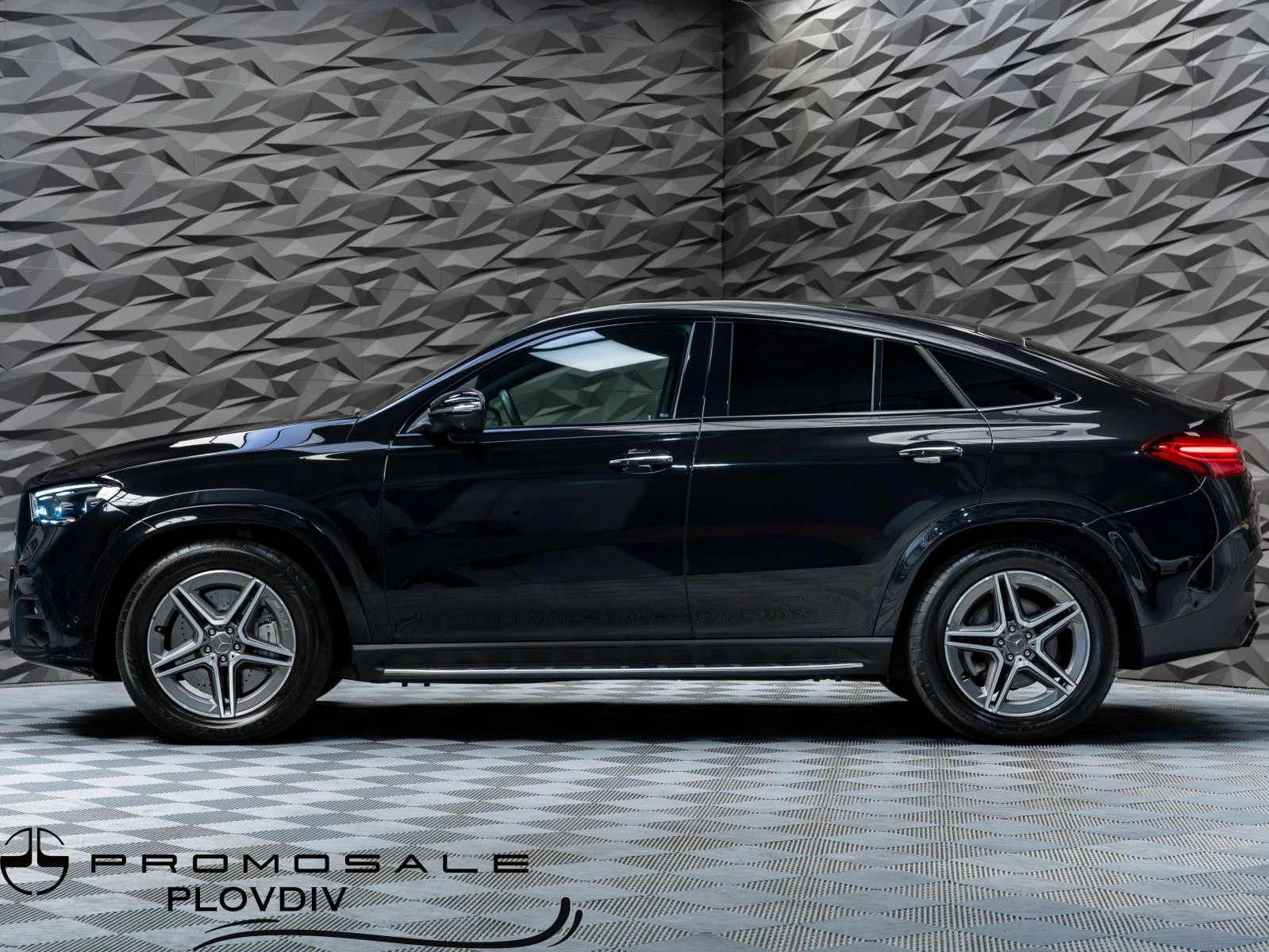 Mercedes-Benz GLE 53 4MATIC AMG 4MATIC+ Coupe* PANO* BURM* ОБДУХВ* HUD* AIRMAT, снимка 5 - Автомобили и джипове - 55530914