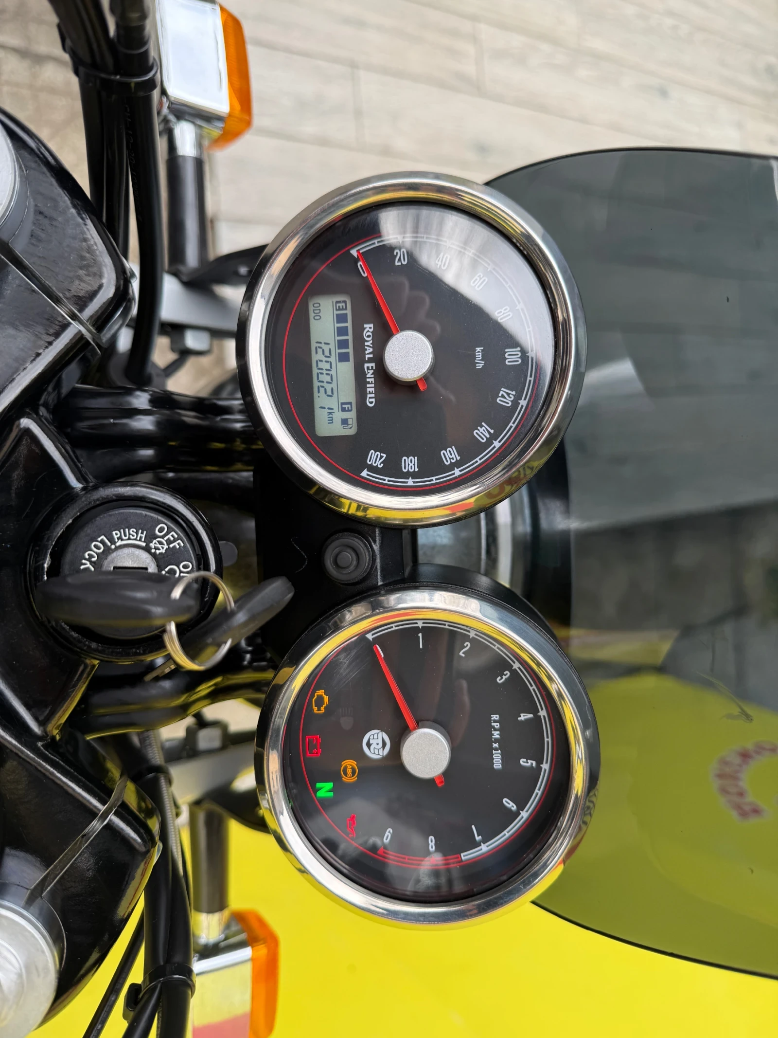 Royal Enfield Interceptor 650 | Mobile.bg   12