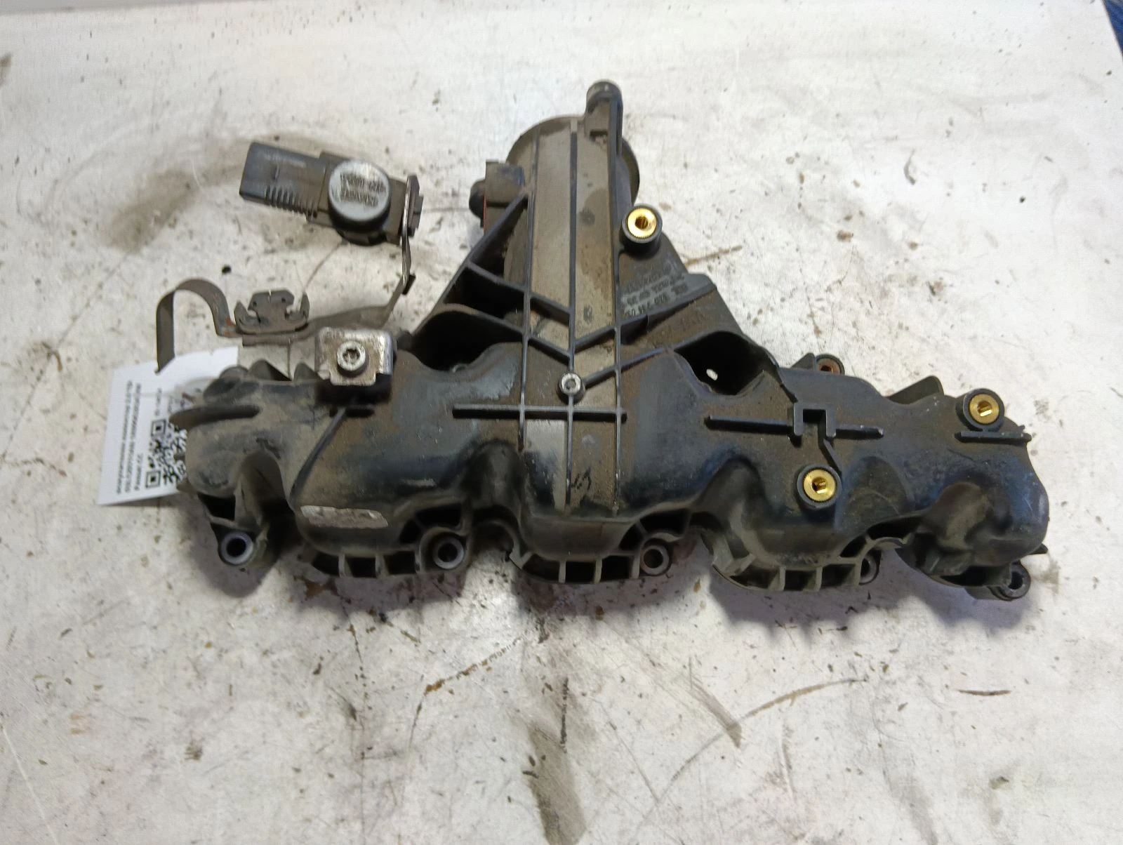 всмукателен колектор 2.0 TDI 03L129711AN 1K0906283A VW Passat CC