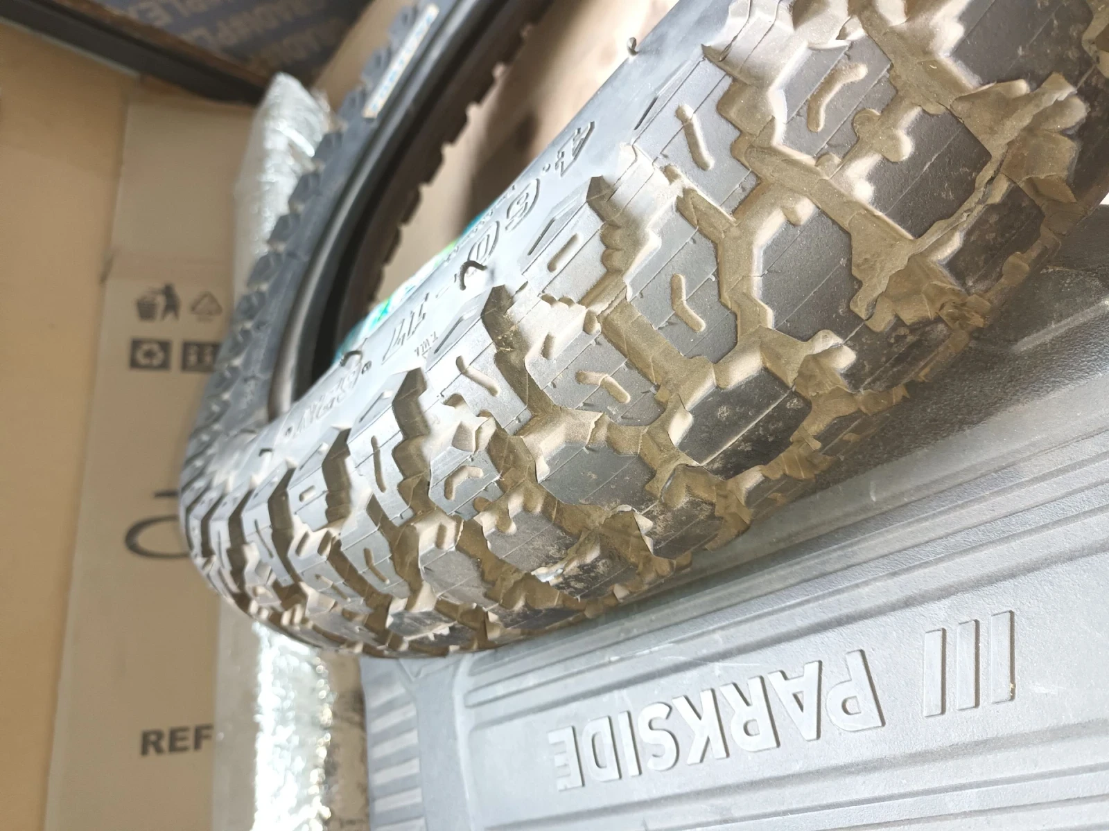 Гуми, снимка 2 - Гуми и джанти - 53892770