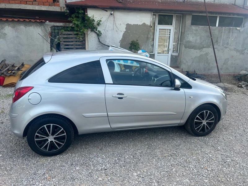 Opel Corsa 1.3, снимка 4 - Автомобили и джипове - 46035236