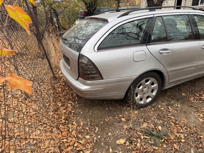 Mercedes-Benz C 220 2.2 CDI 150 кс, снимка 4 - Автомобили и джипове - 47946034