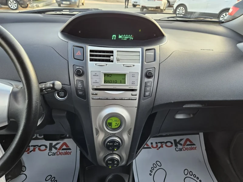 Toyota Yaris 1.4D4d-90кс= АВТОМАТ= KEYLESS= КЛИМАТРОНИК, снимка 16 - Автомобили и джипове - 48116003