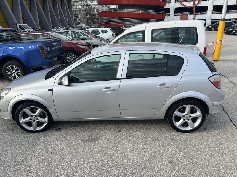 Opel Astra, снимка 1 - Автомобили и джипове - 49259956