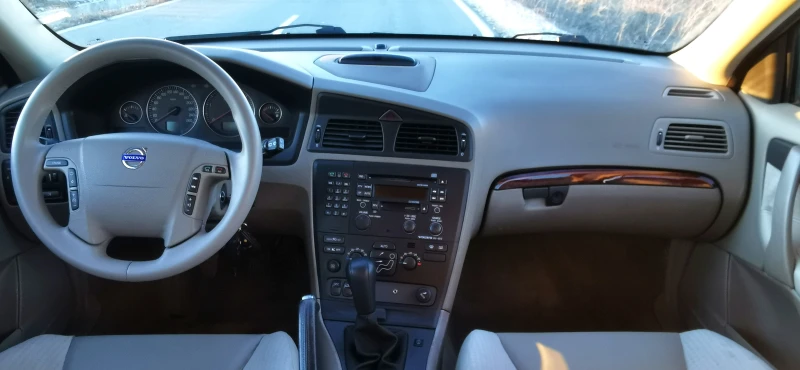 Volvo V70 2.4D5 163ps, снимка 8 - Автомобили и джипове - 49380829