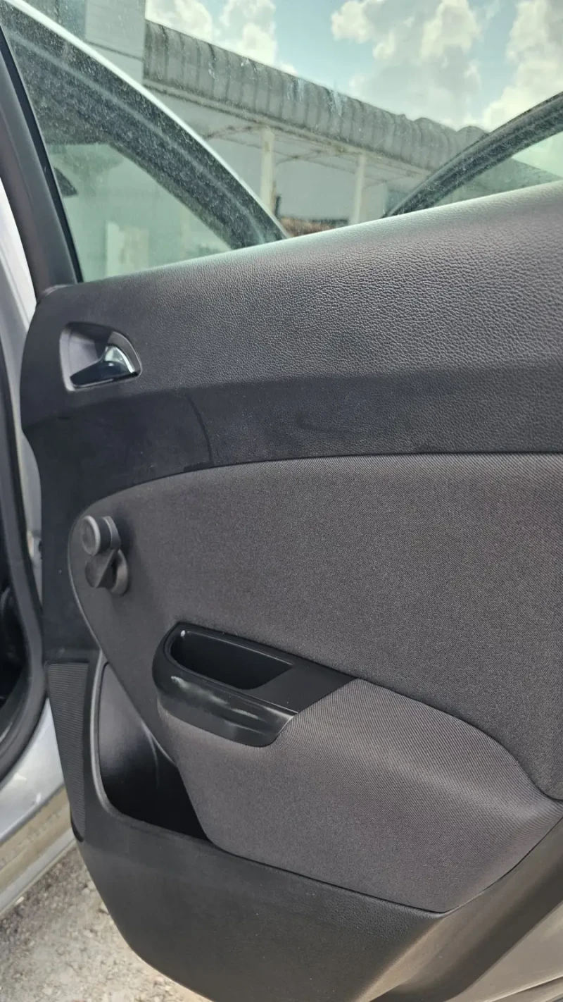 Opel Astra 1.4 Turbo, снимка 13 - Автомобили и джипове - 52280558