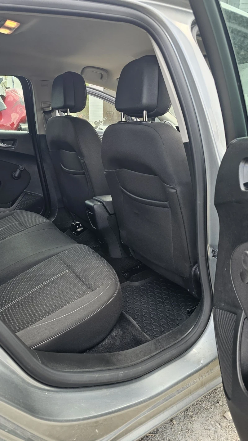 Opel Astra 1.4 Turbo, снимка 14 - Автомобили и джипове - 52280558