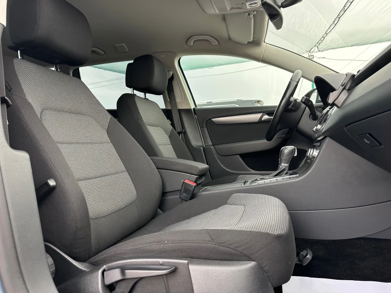 VW Passat 2.0 TDI 140 кс :::АВТОМАТ:::, снимка 11 - Автомобили и джипове - 52678151