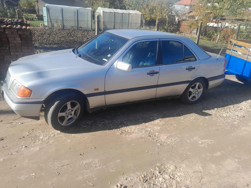 Mercedes-Benz C 180 Газ+ Бензин, снимка 3 - Автомобили и джипове - 52476837