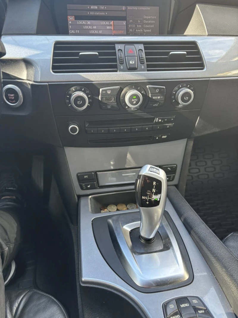 BMW 525 E60 facelift, снимка 8 - Автомобили и джипове - 52540879
