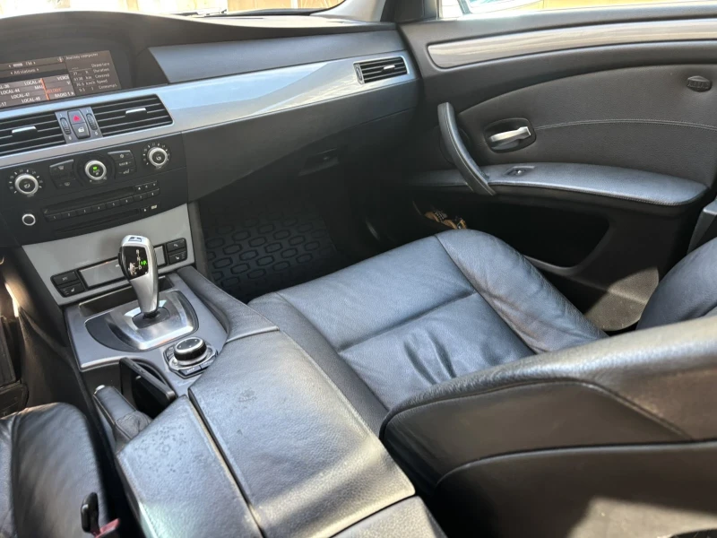 BMW 525 E60 facelift, снимка 9 - Автомобили и джипове - 52540879