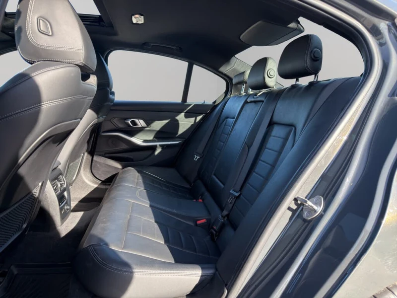 BMW 330 * АВТО КРЕДИТ* ЦЕНА ДО БГ * Сервизна история * , снимка 10 - Автомобили и джипове - 52707773