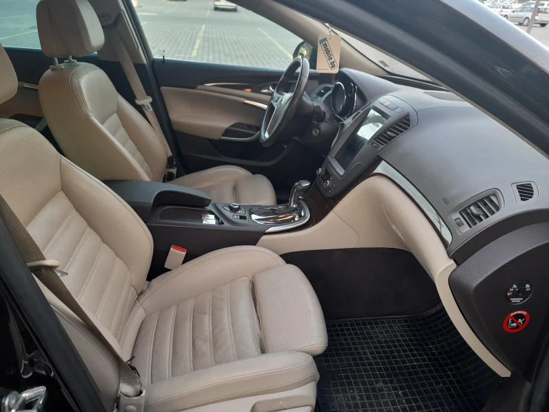 Opel Insignia SportsTourer A20DTH, снимка 12 - Автомобили и джипове - 53143223