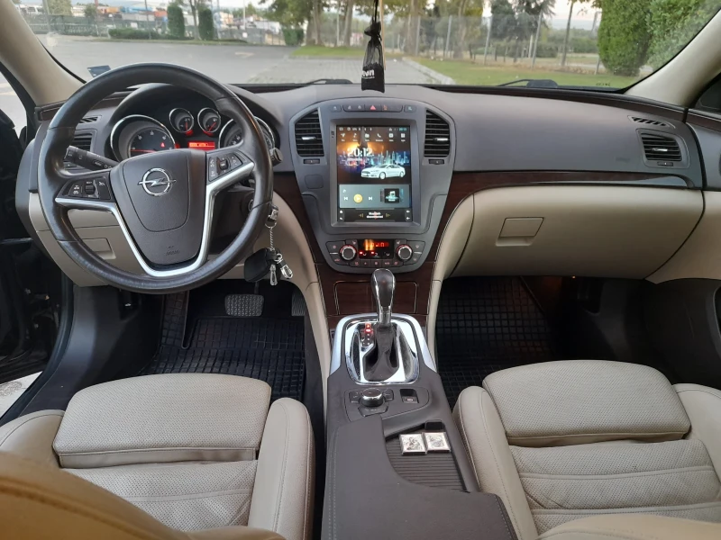 Opel Insignia SportsTourer A20DTH, снимка 17 - Автомобили и джипове - 53143223