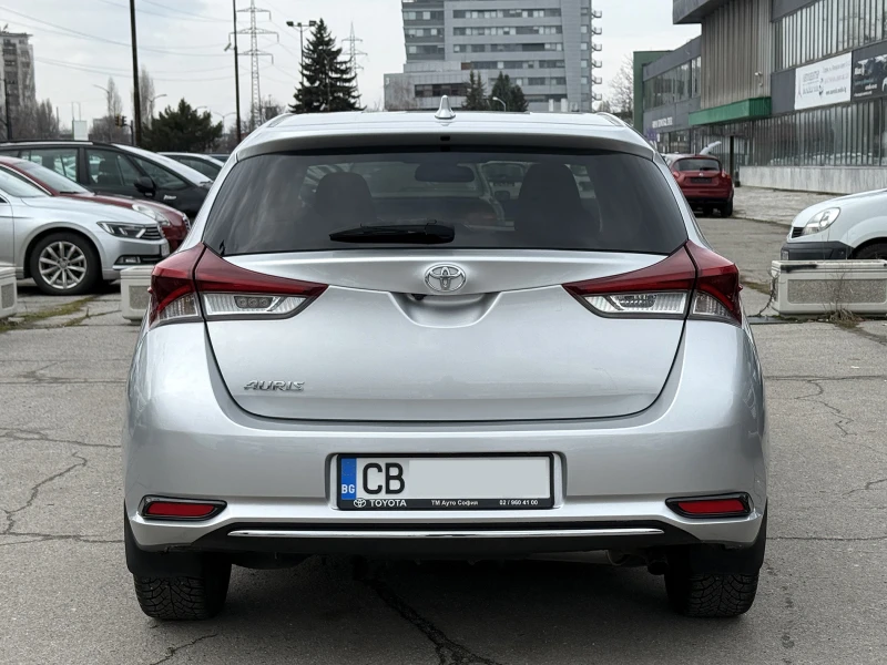 Toyota Auris 1.6 Гаранционен!, снимка 5 - Автомобили и джипове - 53425415