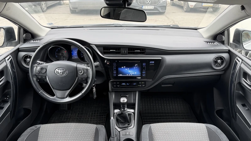 Toyota Auris 1.6 Гаранционен!, снимка 7 - Автомобили и джипове - 53425415
