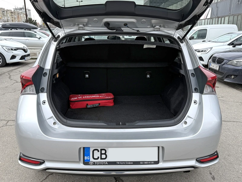 Toyota Auris 1.6 Гаранционен!, снимка 11 - Автомобили и джипове - 53425415