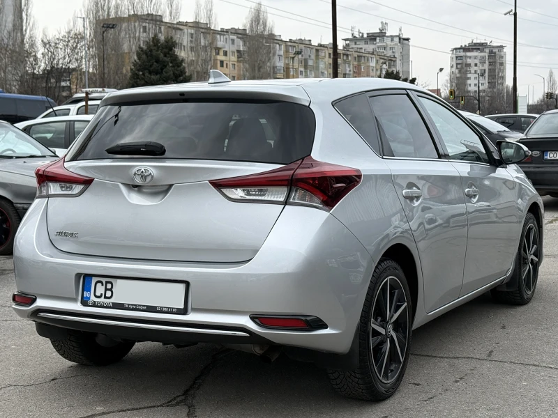 Toyota Auris 1.6 Гаранционен!, снимка 4 - Автомобили и джипове - 53425415