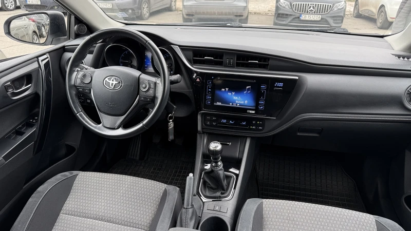 Toyota Auris 1.6 Гаранционен!, снимка 9 - Автомобили и джипове - 53425415