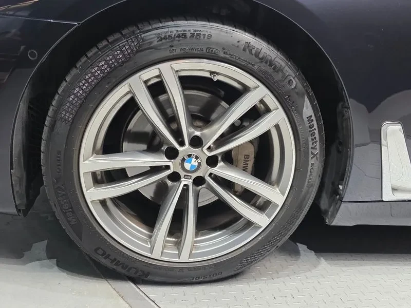 BMW 730 D xDrive M Sports - изображение 5