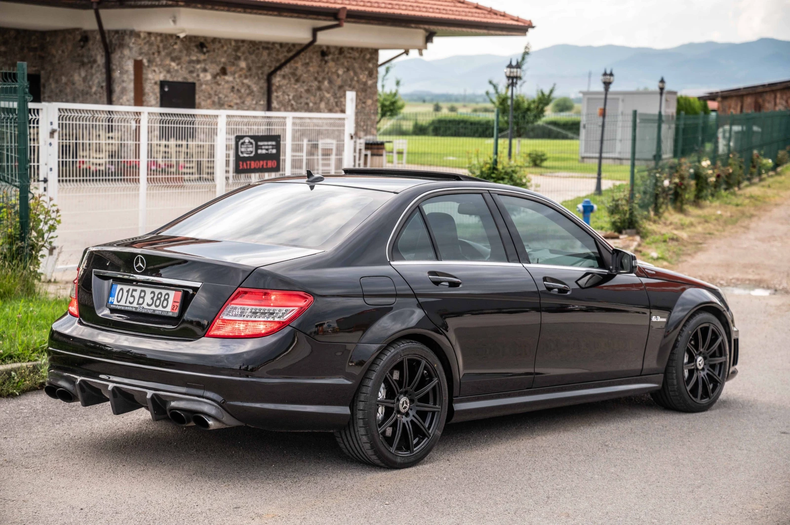 Mercedes-Benz C 63 AMG  - изображение 7