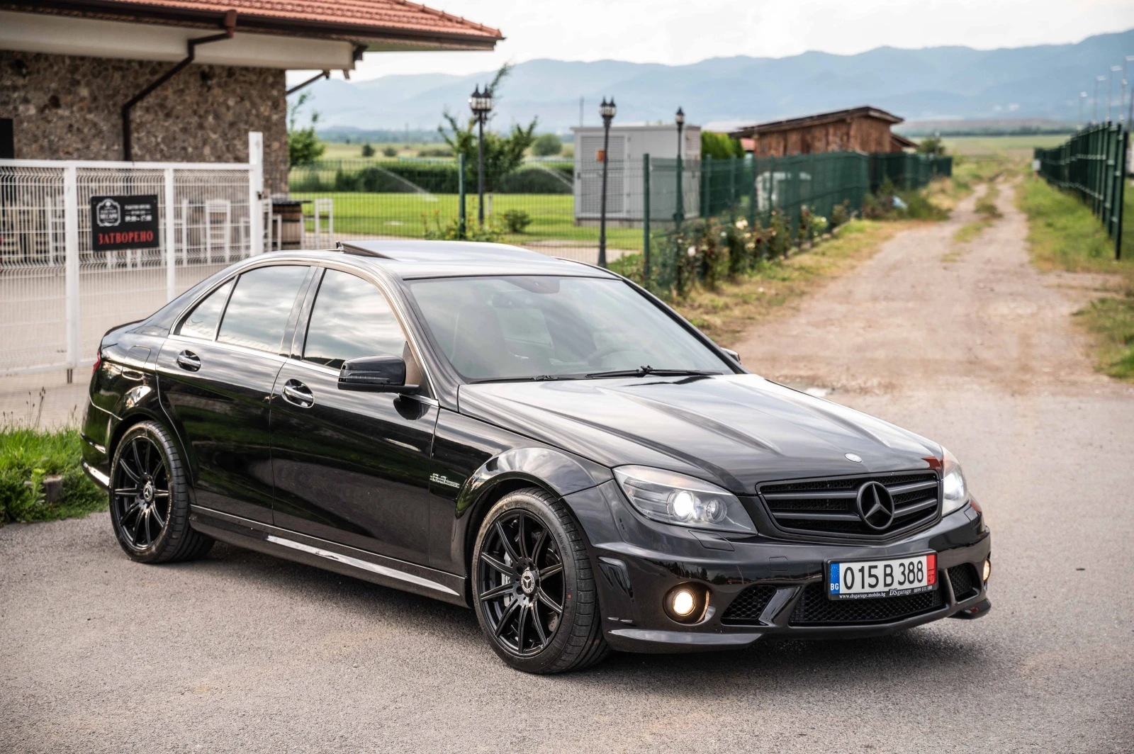 Mercedes-Benz C 63 AMG  - изображение 5
