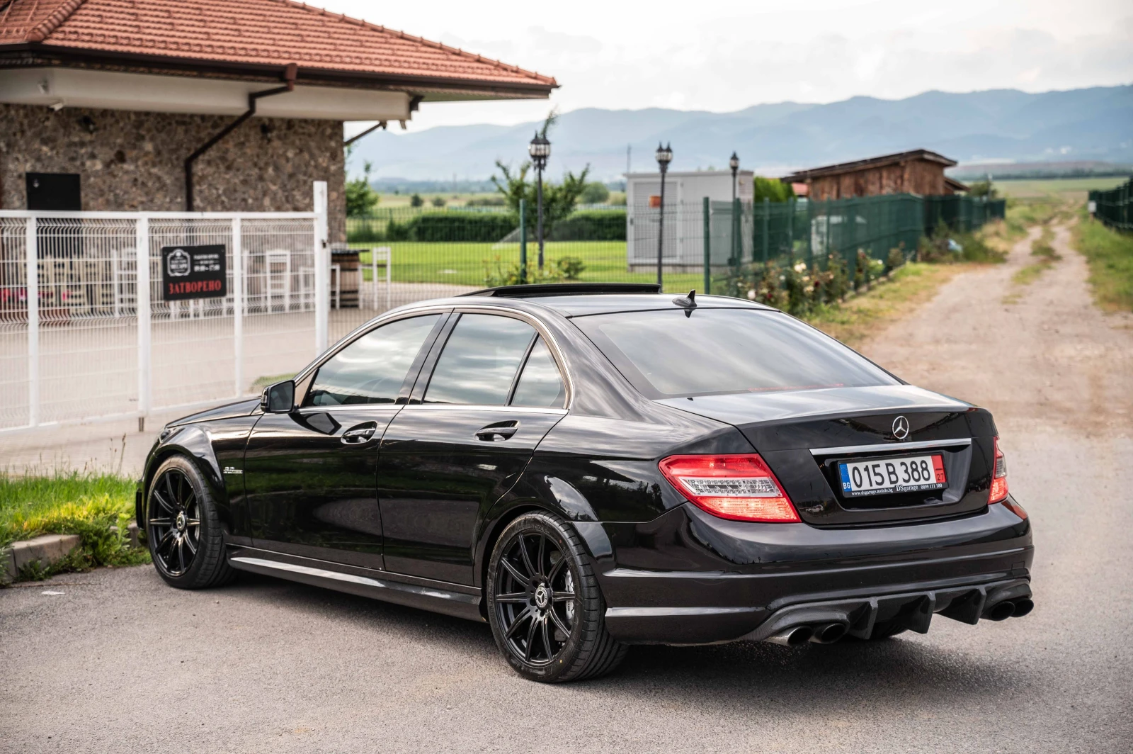 Mercedes-Benz C 63 AMG  - изображение 8