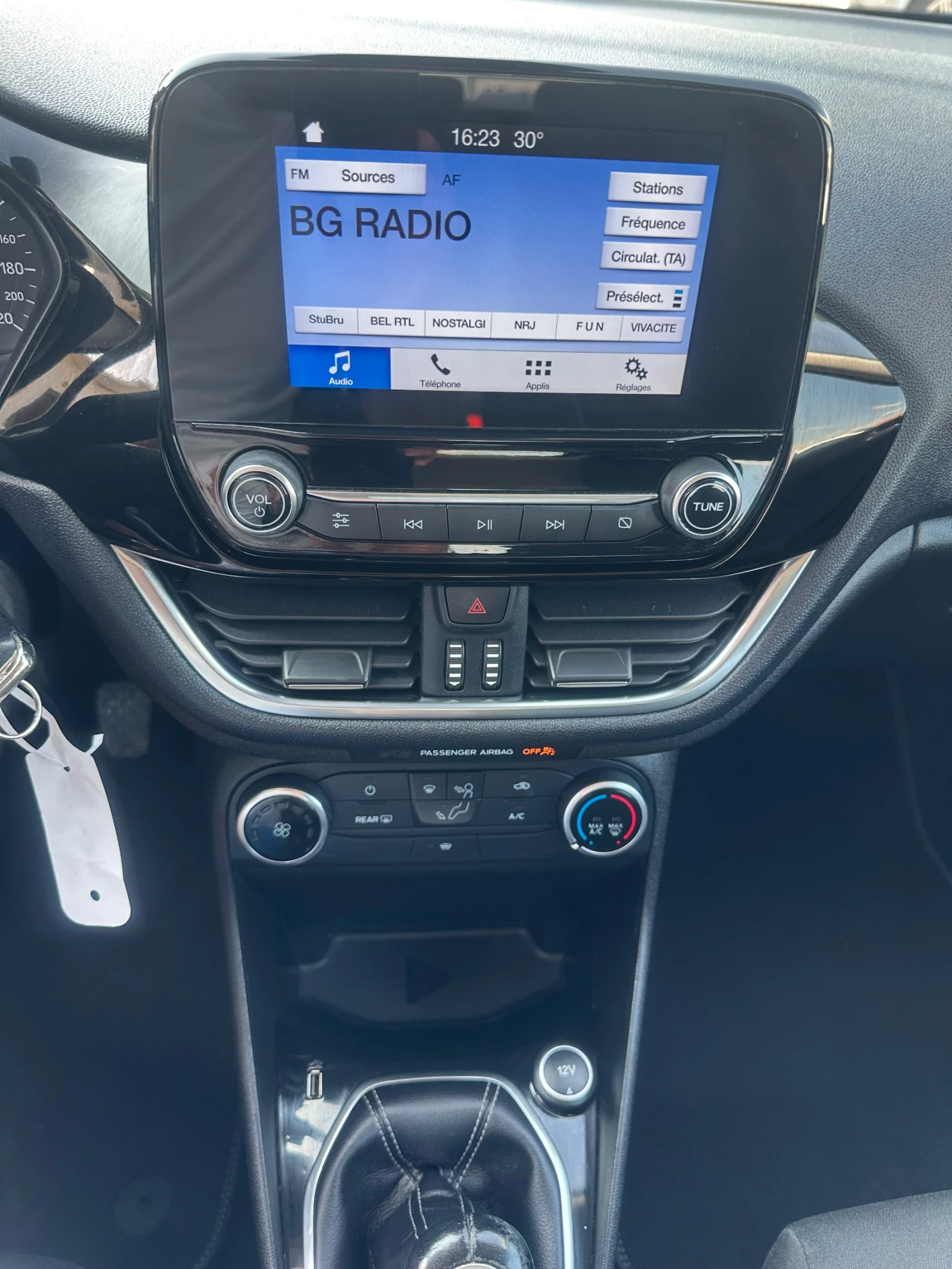 Ford Fiesta Titanium - изображение 9