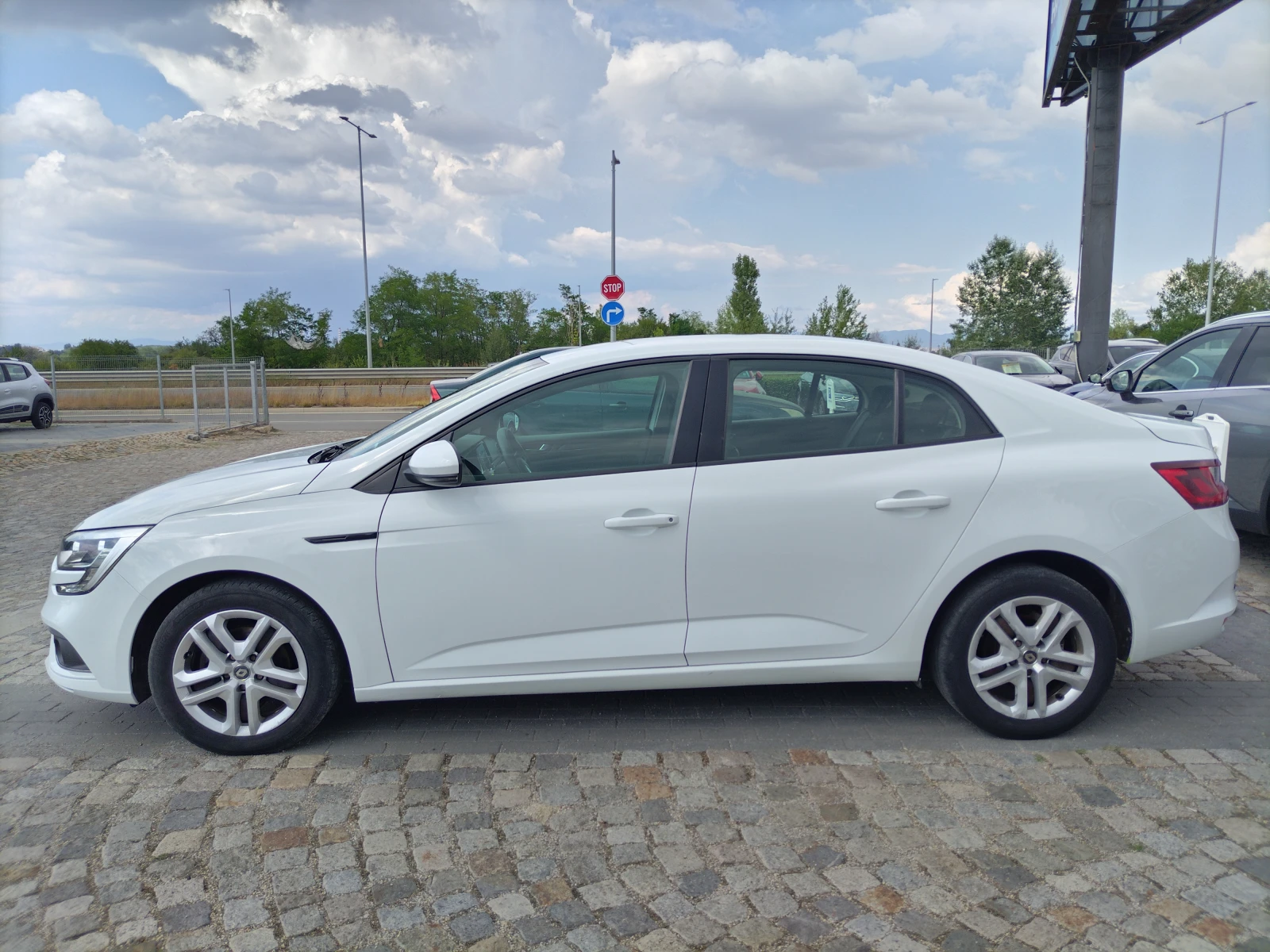 Renault Megane 1.3TCe 140 к.с./Life - изображение 4