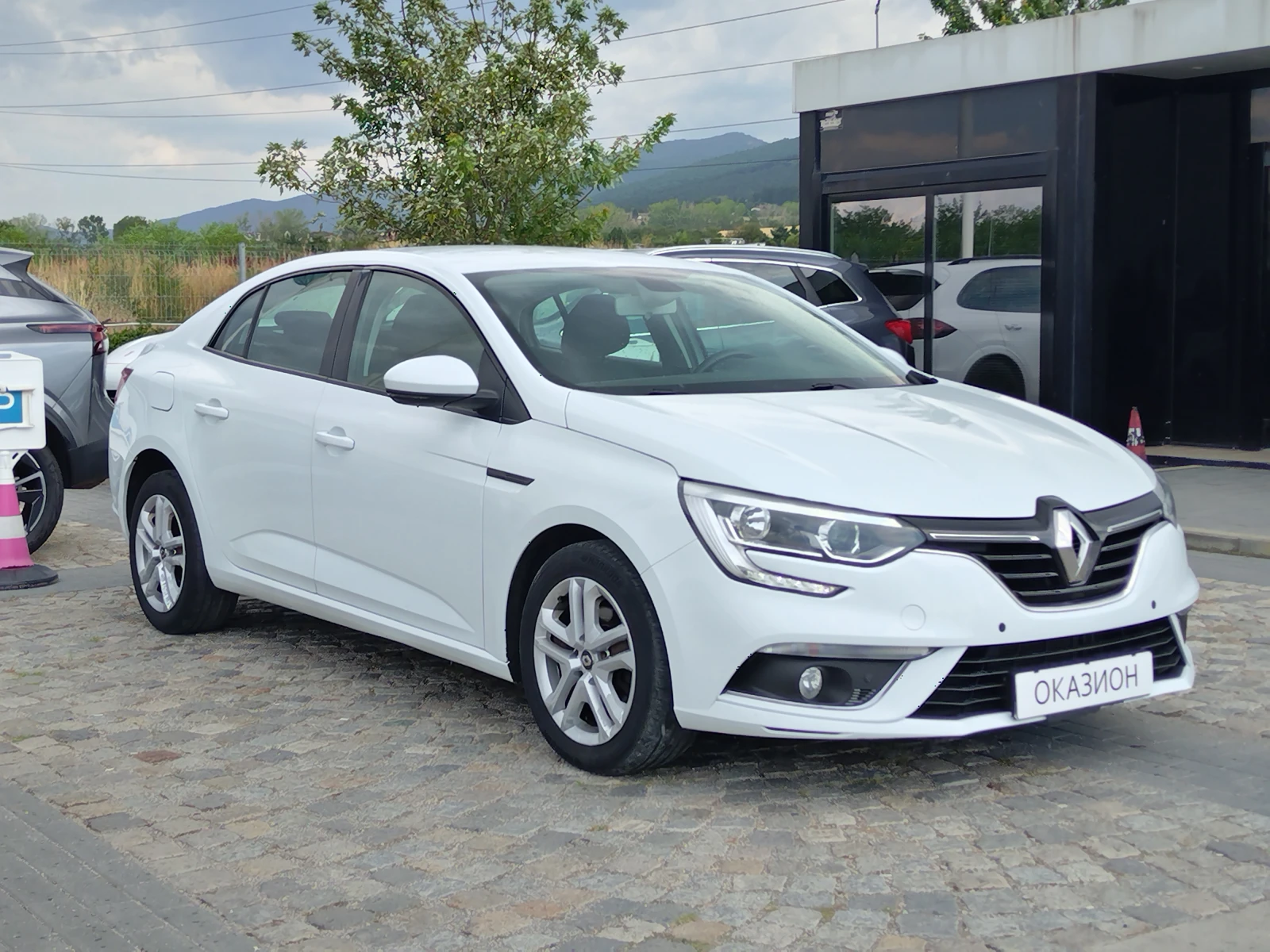 Renault Megane 1.3TCe 140 к.с./Life - изображение 3