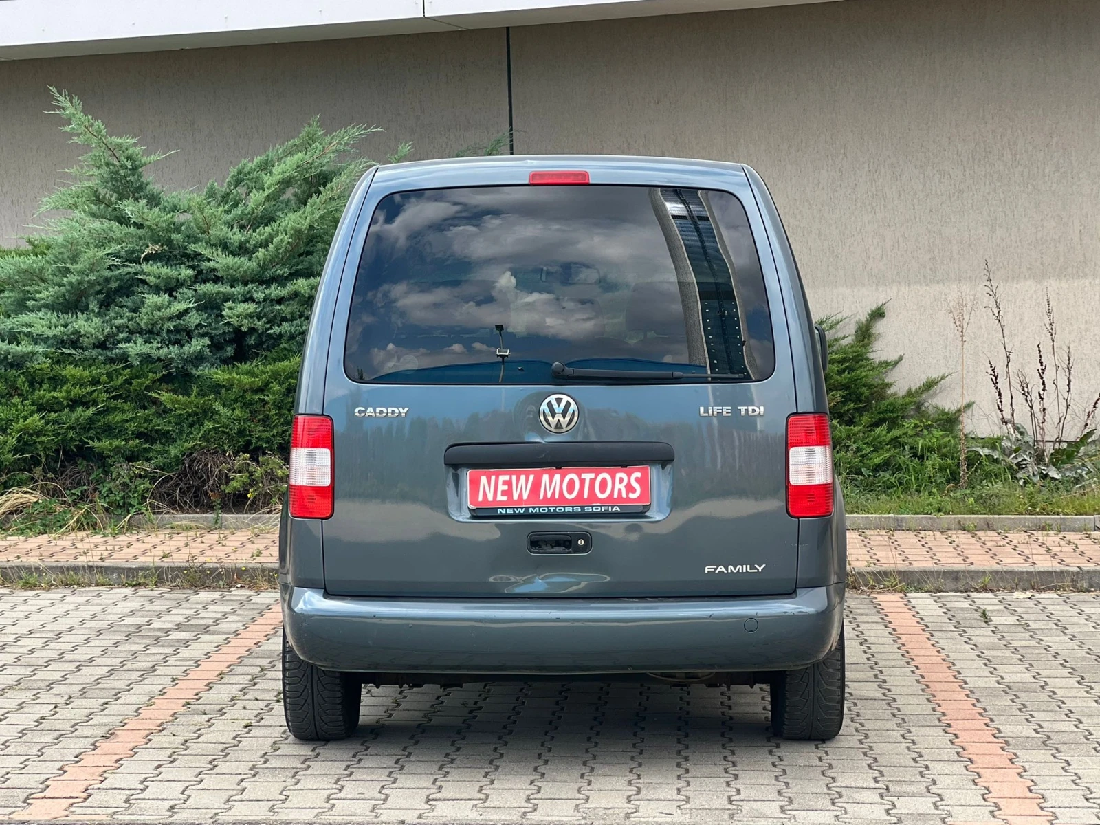 VW Caddy 1.9TDI Лизинг през Уникредит по 260 лева на месец - изображение 5