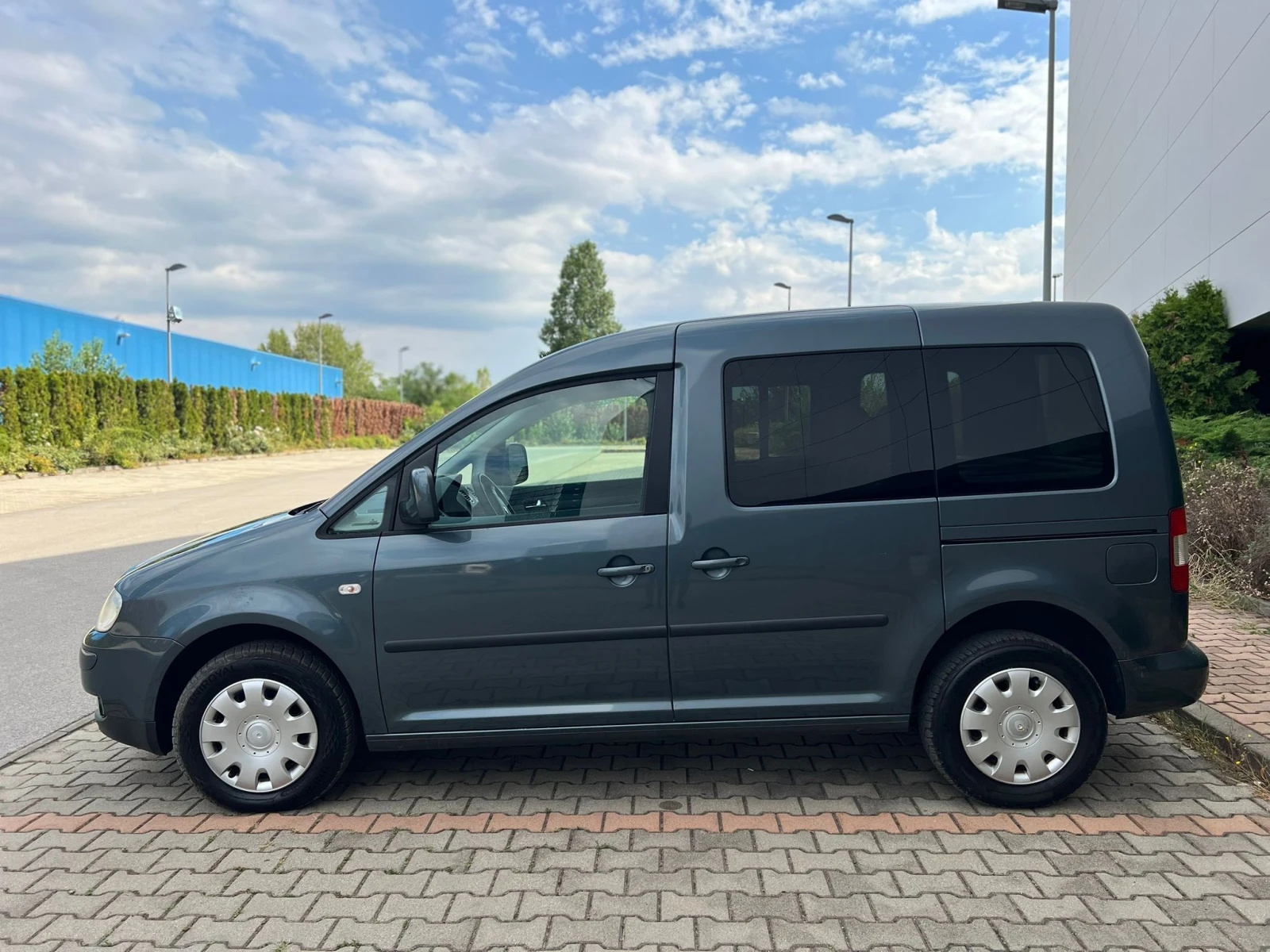 VW Caddy 1.9TDI Лизинг през Уникредит по 260 лева на месец - изображение 7