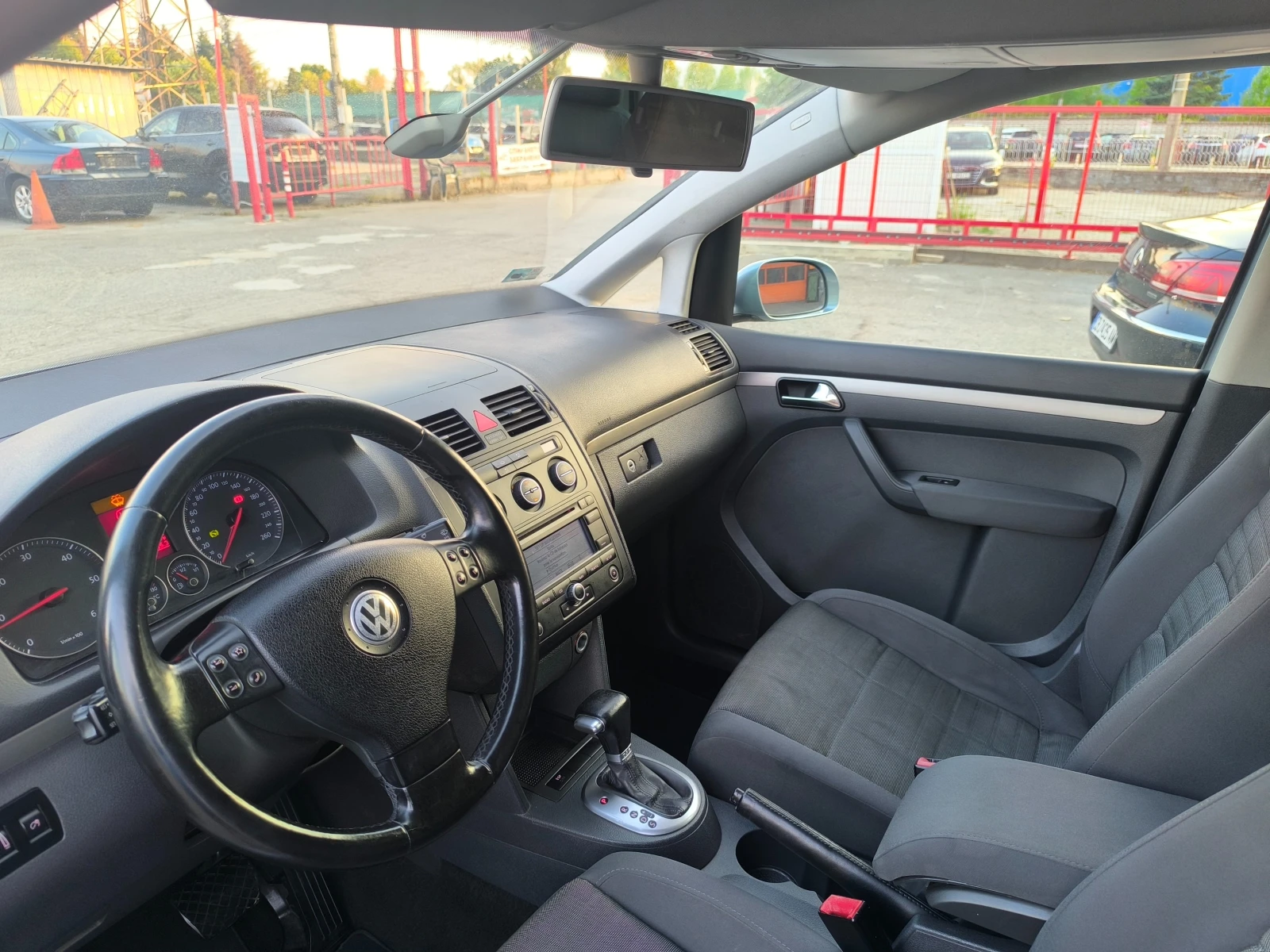 VW Touran 2.0-140 - изображение 8