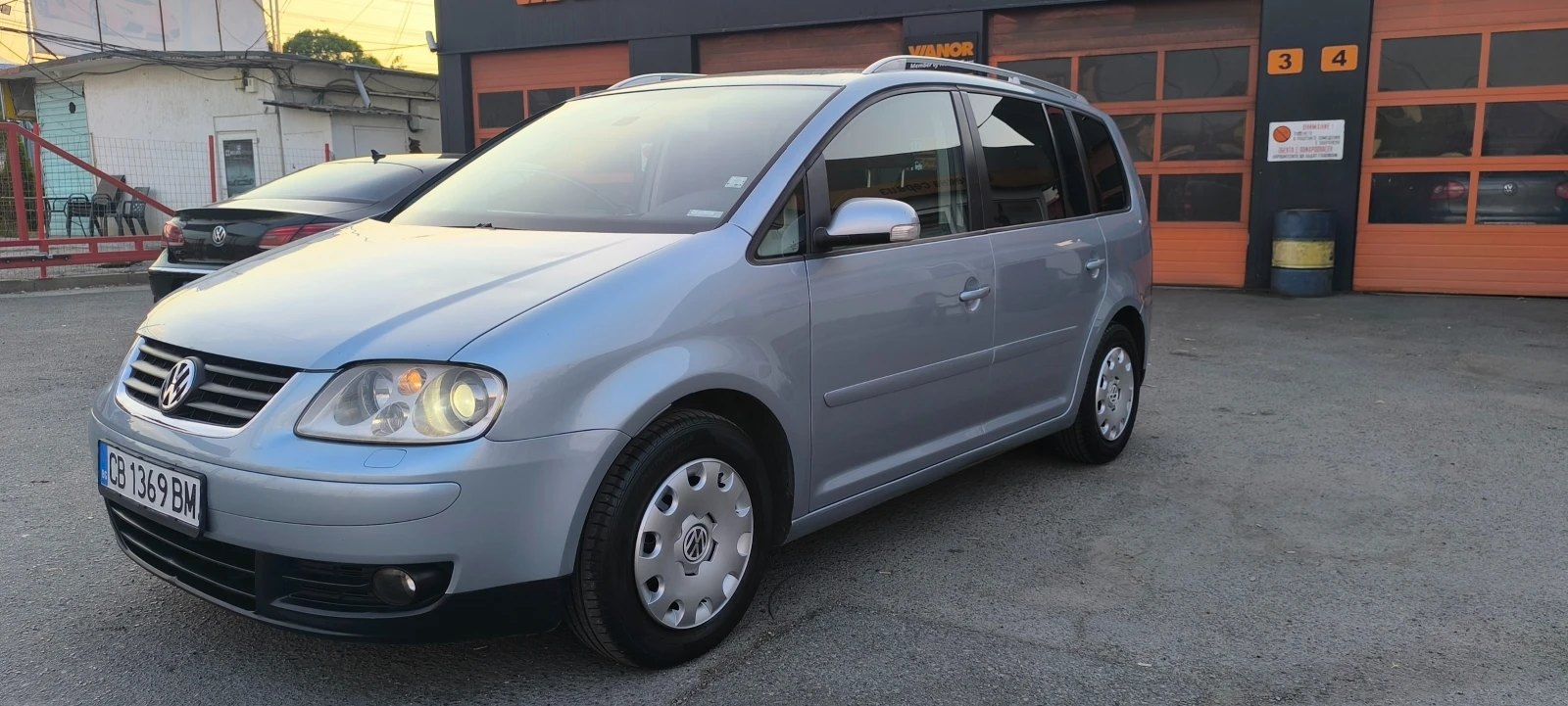 VW Touran 2.0-140 | Mobile.bg — изображение 1