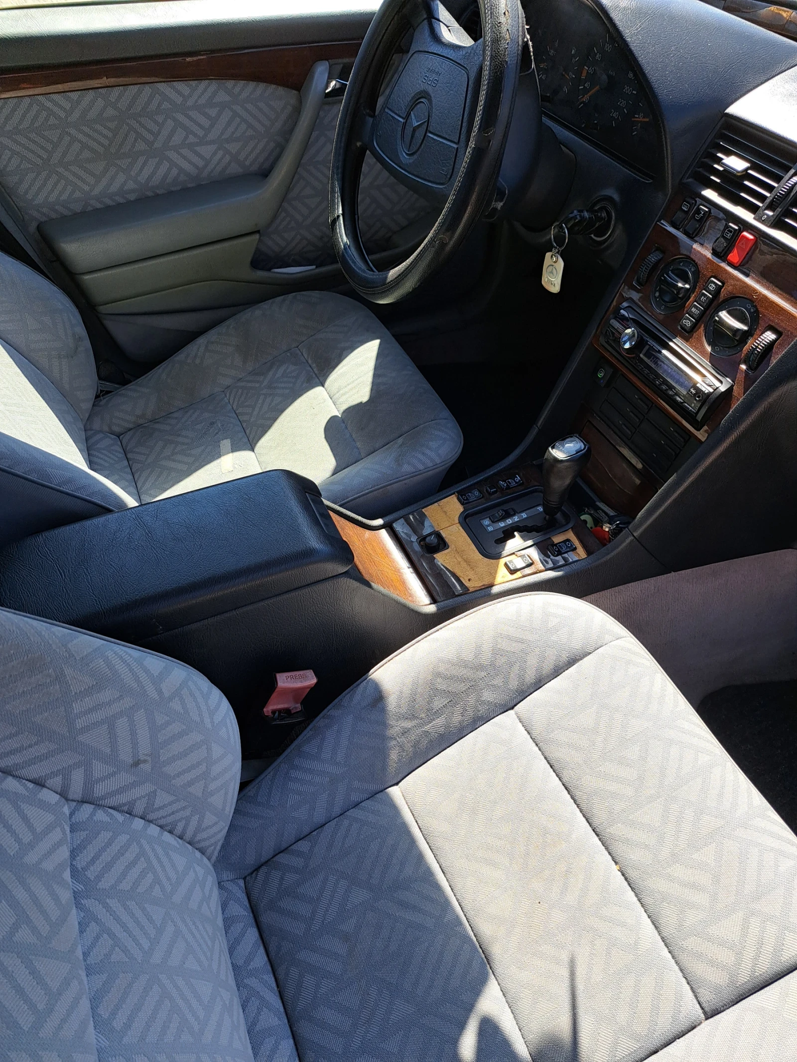 Mercedes-Benz C 220 Газ. Клима - изображение 7