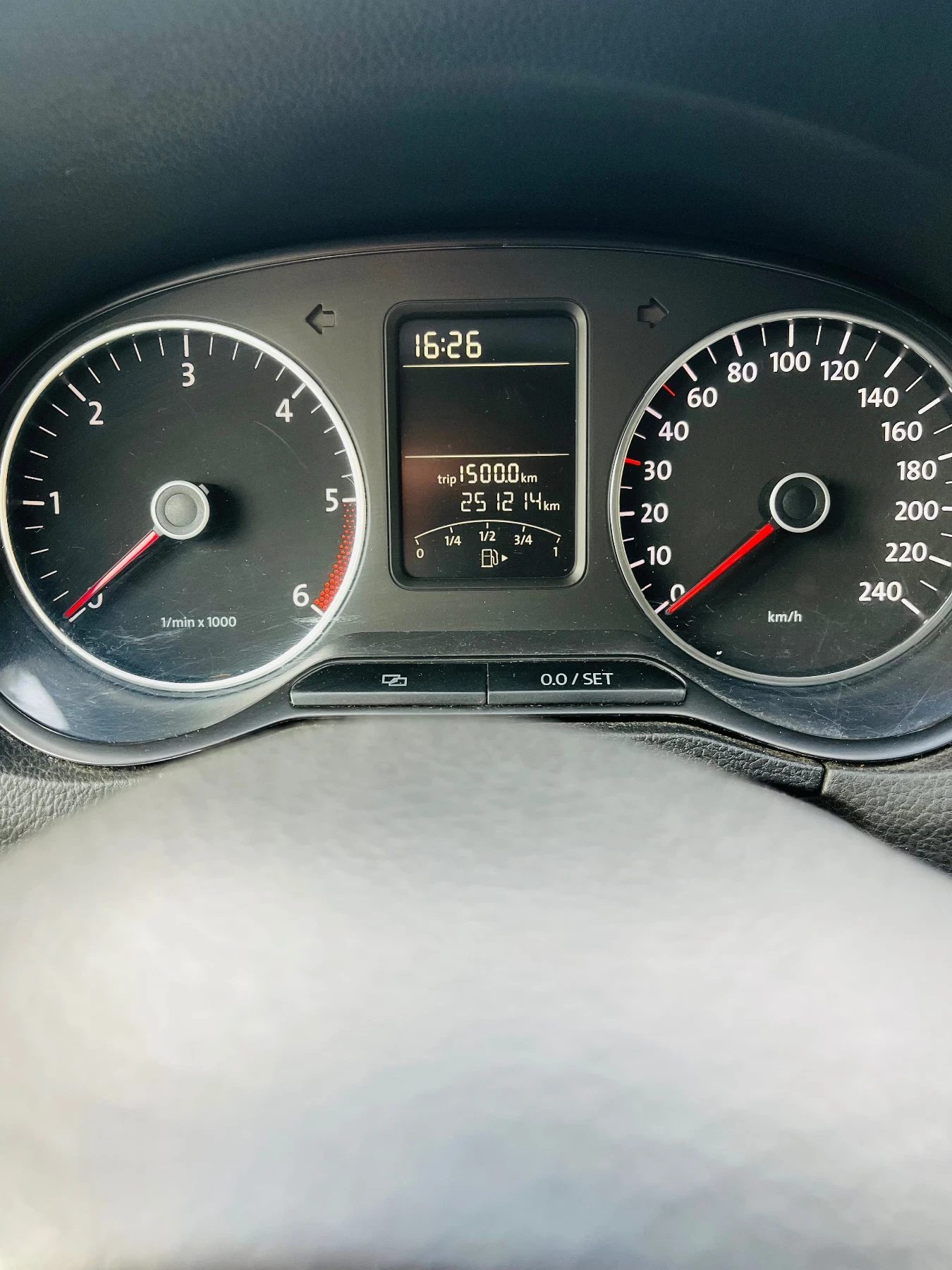 VW Polo 1.6TDI 90кс EURO 5, снимка 12 - Автомобили и джипове - 53711062