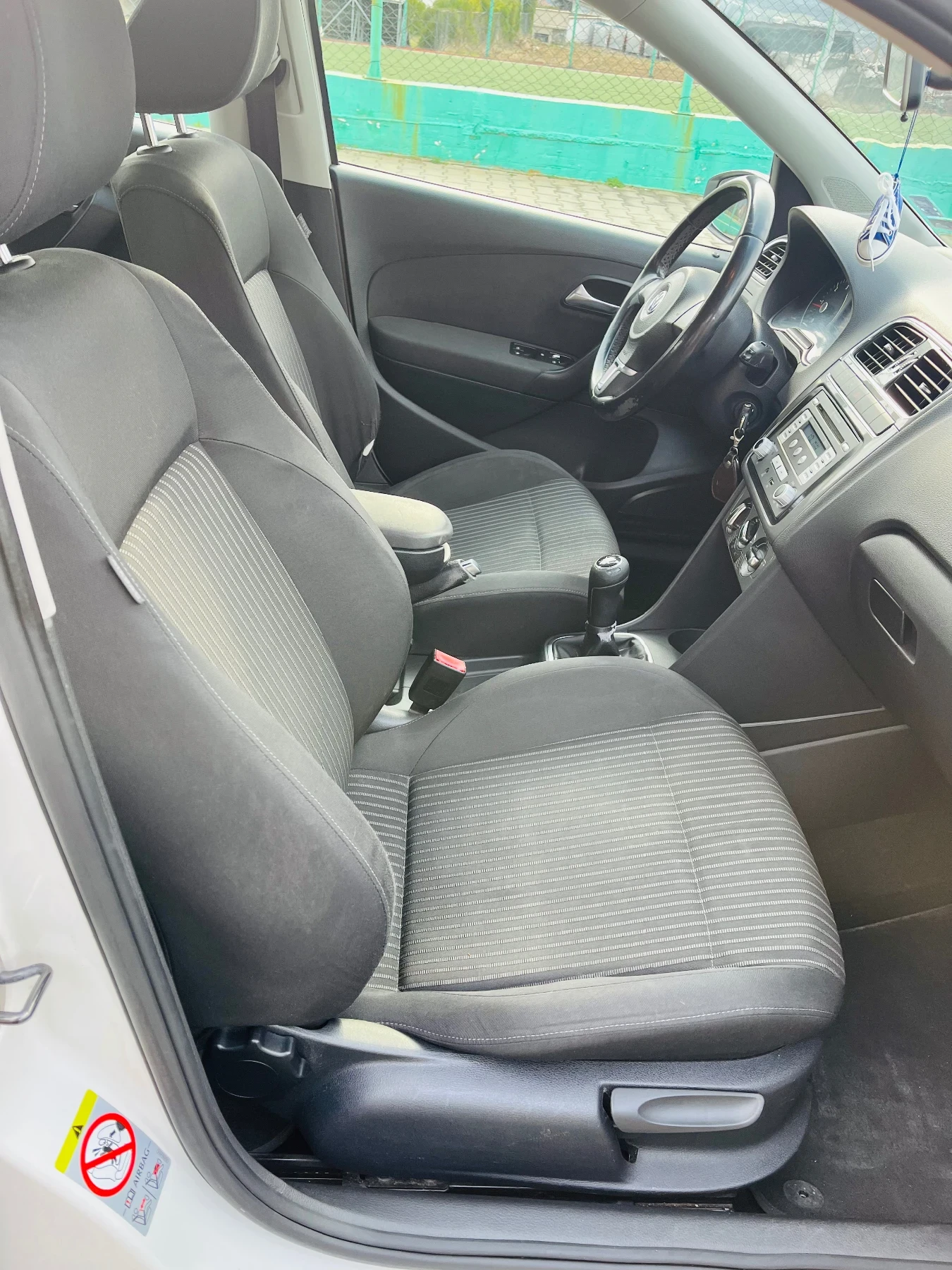 VW Polo 1.6TDI 90кс EURO 5 - изображение 10