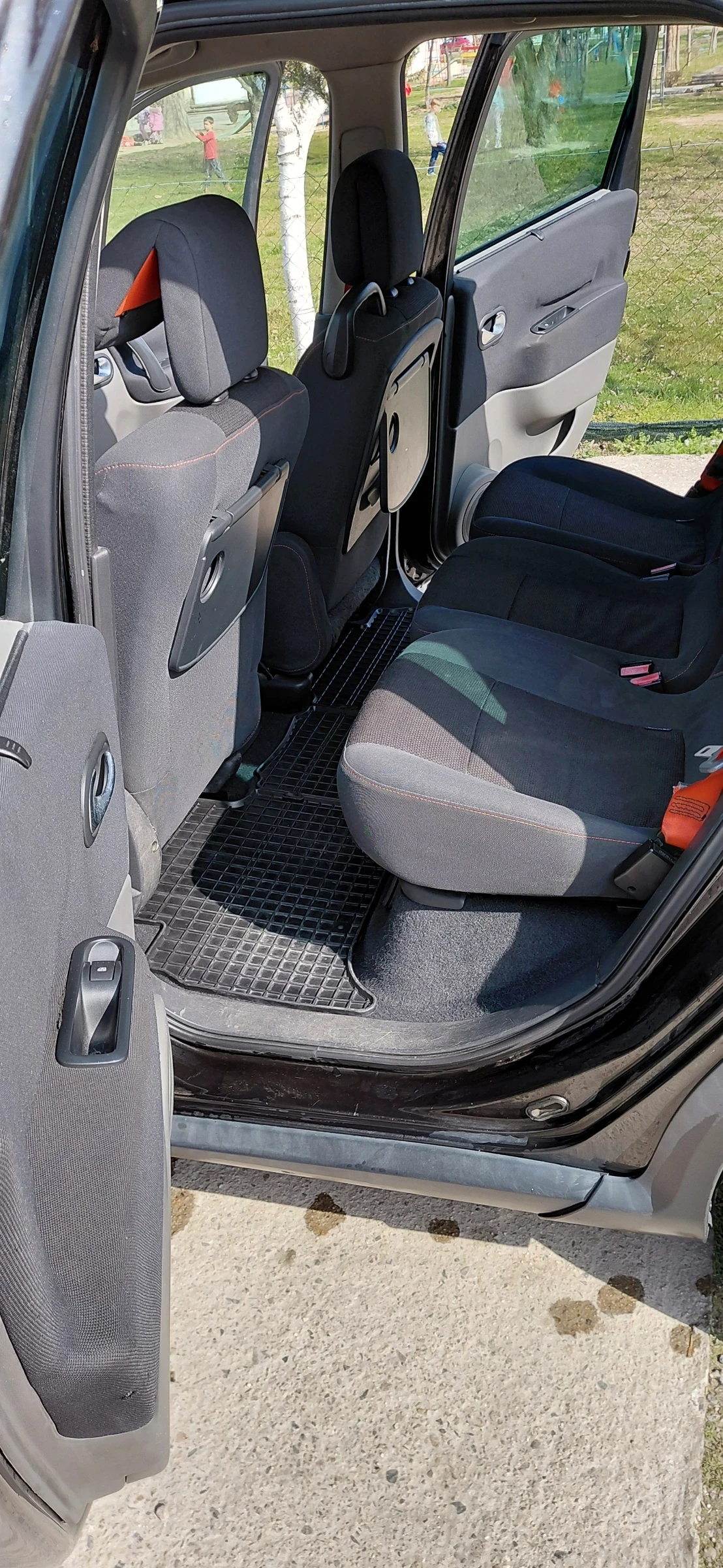 Renault Scenic, снимка 11 - Автомобили и джипове - 53725139