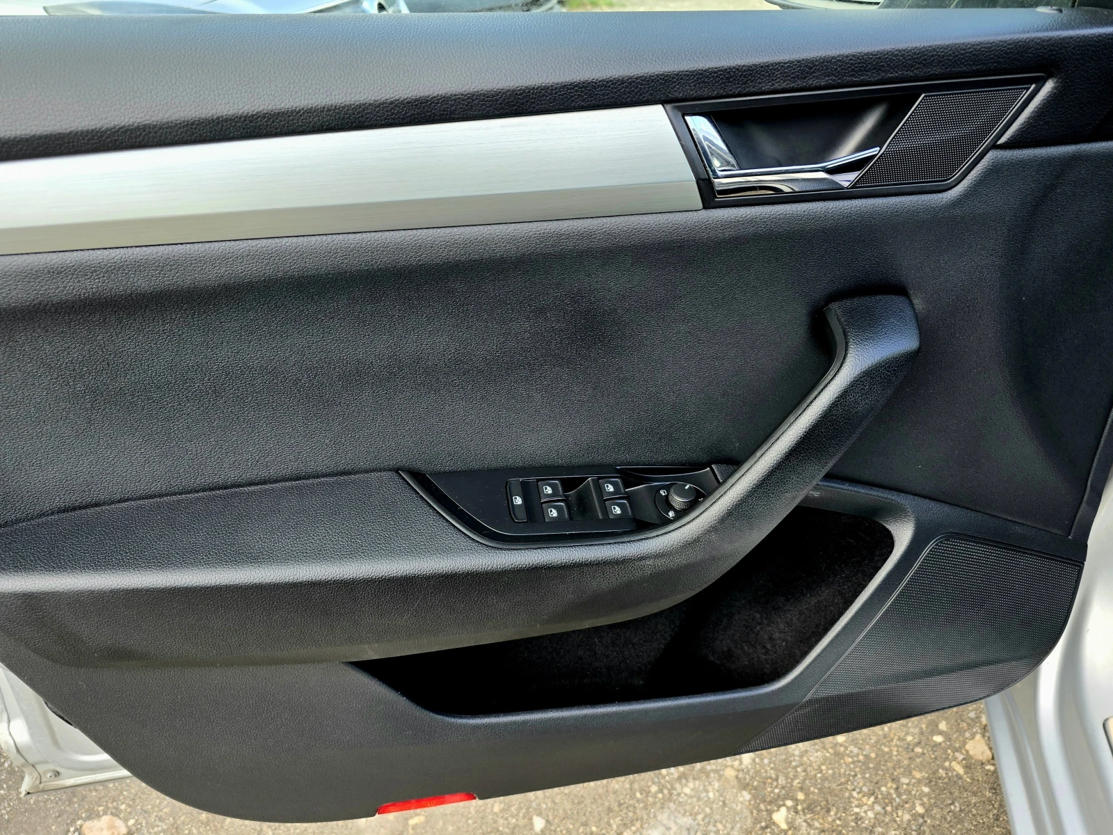 Skoda Superb КАТО ЧИСТО НОВ/DISTRONIK/2.0TDI/150кс, снимка 7 - Автомобили и джипове - 53745682